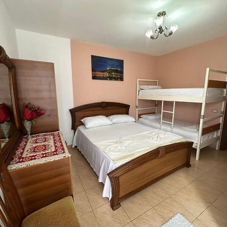 Cozy Apartment In The City Center Shkodër Exteriör bild