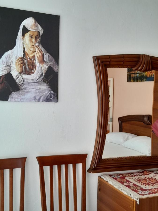Cozy Apartment In The City Center Shkodër Exteriör bild