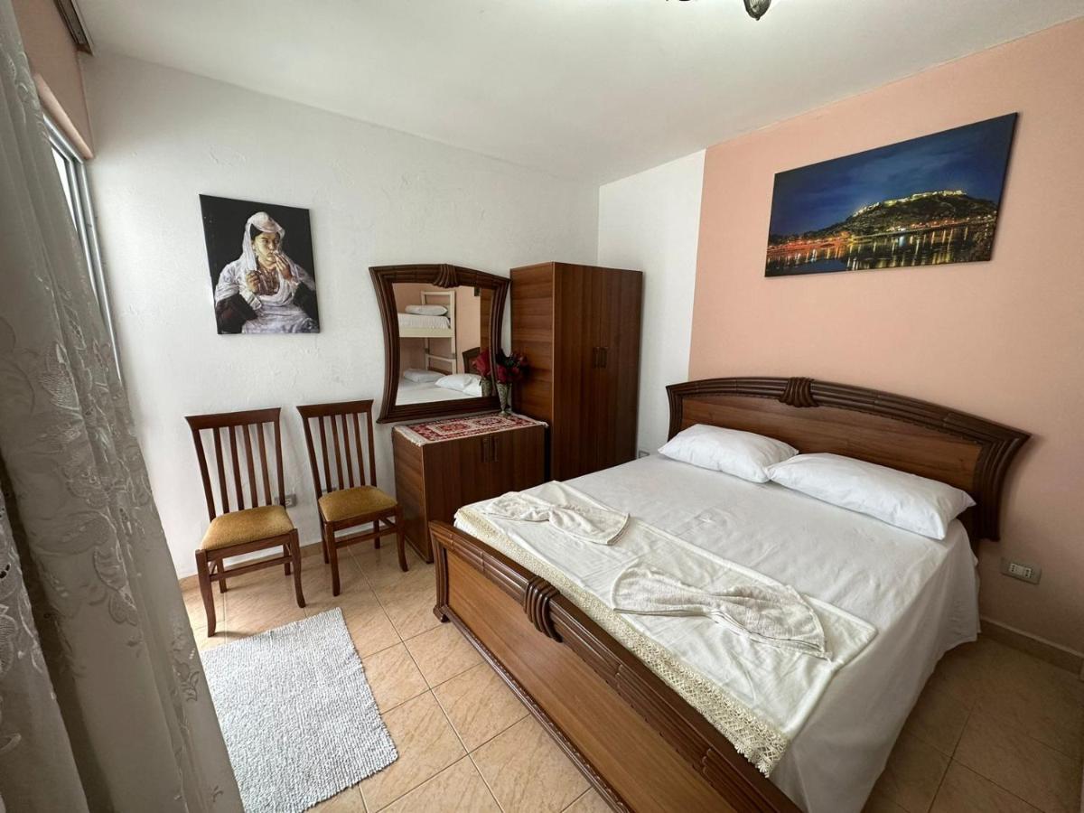 Cozy Apartment In The City Center Shkodër Exteriör bild