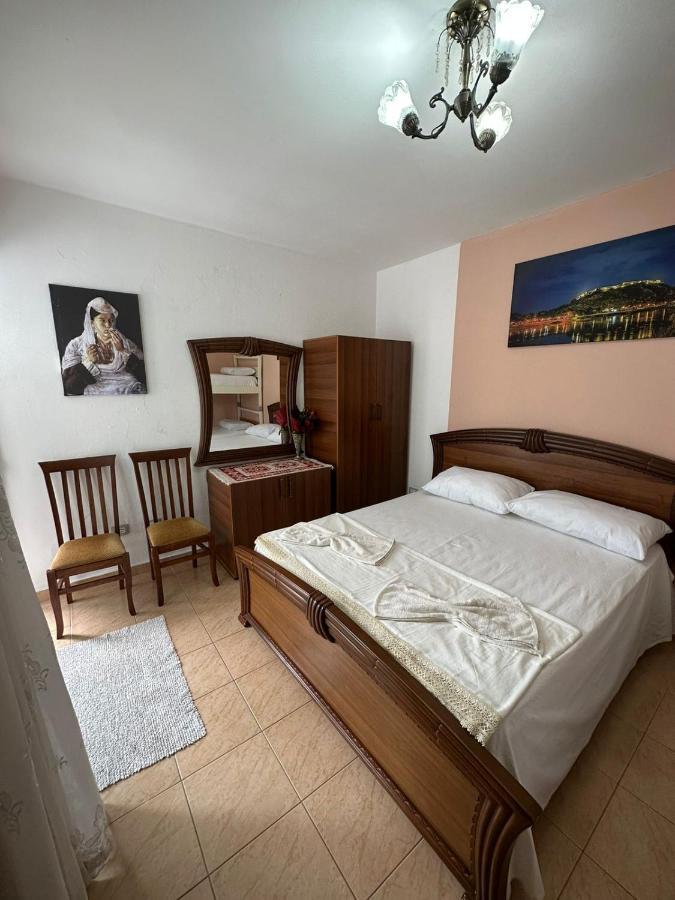 Cozy Apartment In The City Center Shkodër Exteriör bild